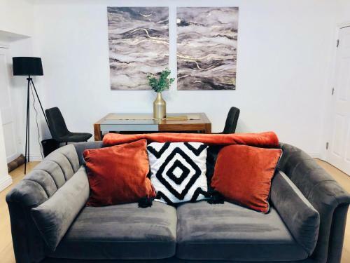 Superbly Located 2 Bedroom Luxury Apartment