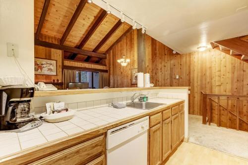 Lakeland Village #401