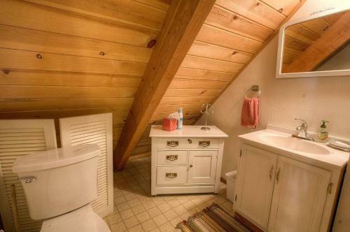 Coyote Den By Lake Tahoe Accommodations