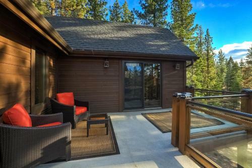 Golden Bear Lodge