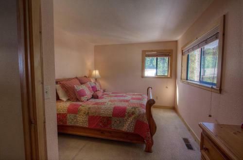 Lupine Lodge By Lake Tahoe Accommodations