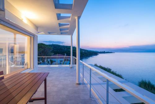 Epipleon Suites