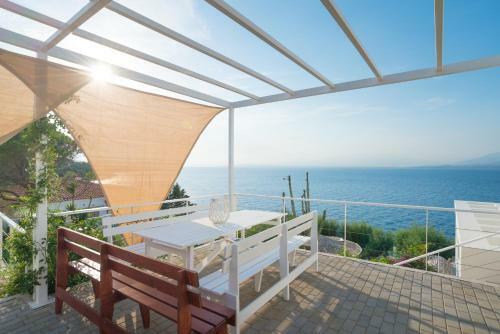 Epipleon Suites