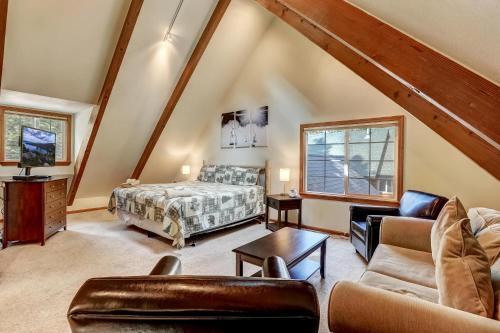 Lone Pine Lodge