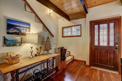 Lone Pine Lodge