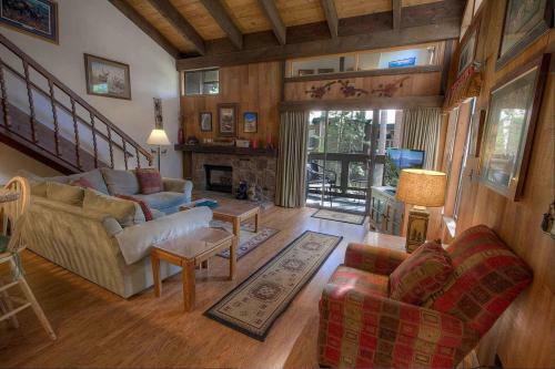 Bear Lake Hideaway By Lake Tahoe Accommodations