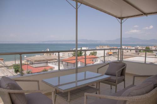 Luxury Sea View Apartment