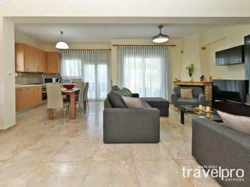 Villa Iris By Travelpro Services- Agios Mamas Beach