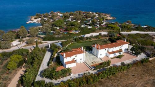 Villa Irene With Pool
