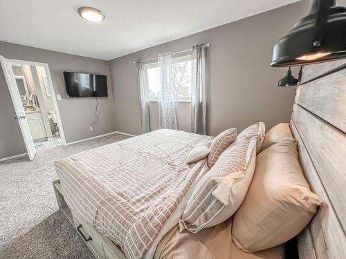 Villa Pet Friendly Close To All Attractions. Mtn Views!