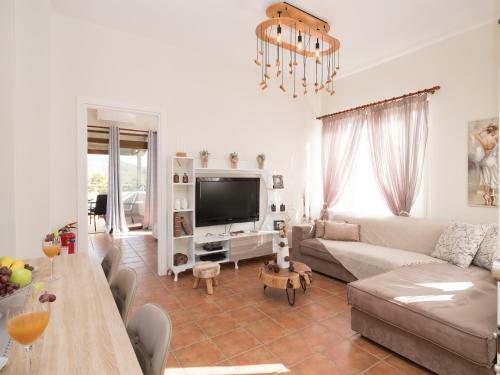 3 Bedroom Villa With Private Pool, Armenoi, Crete