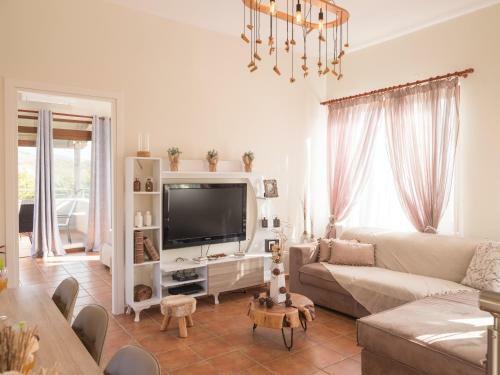 3 Bedroom Villa With Private Pool, Armenoi, Crete