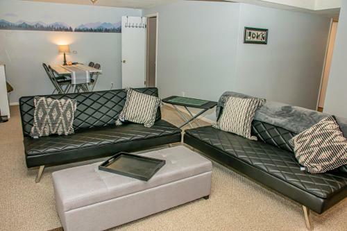 Villa Pet Friendly! By Uccs,hike, A/c, Grill & Firepit