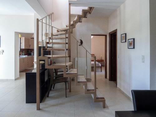 Traditional Stone Home 30 Min. From Famous Beaches