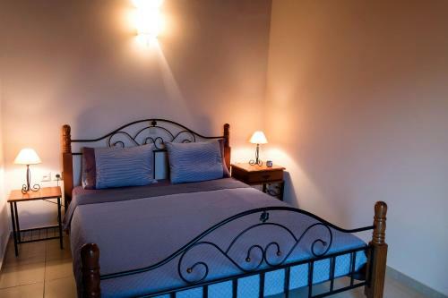 Traditional Stone Home 30 Min. From Famous Beaches