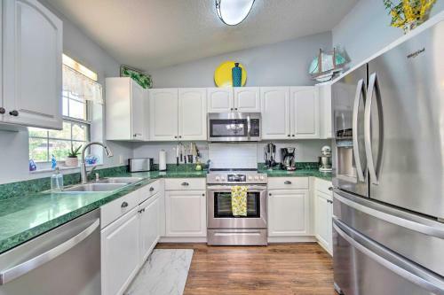 Sunny Homosassa Home With Private Heated Pool!