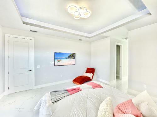 Endless Summer Deluxe Villa W/ Saltwater Heated Pool