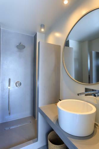 Iliades Boutique Hotel