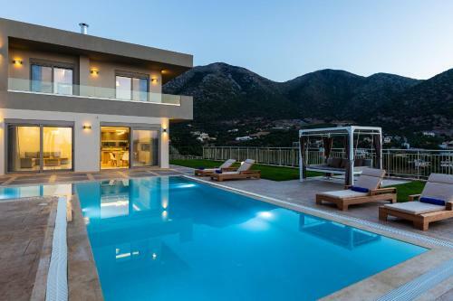 Oraia Eleni Villa, Infinite Coastal Views!