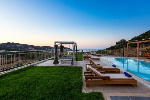 Oraia Eleni Villa, Infinite Coastal Views!