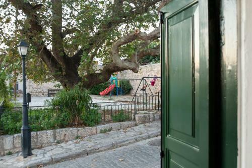Hostal Elia Apartments Chrisso