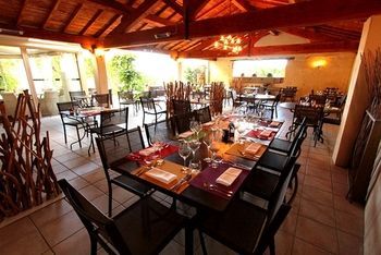 Hotel Logis Auberge C�t� Jardin