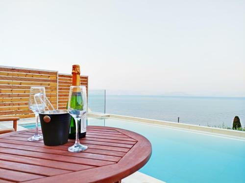 Villa Sea & Cliff Luxury Suites By Corfuescapes