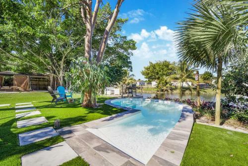 Villa Dior Lake Front - Pool