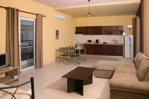 Spacious Apartment At Kitroplatia