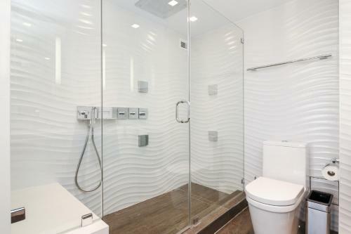 Luxury Beachfront Condo In Prime South Beach