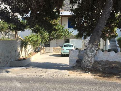 Modern House Near Parikia With 3 Bedrooms & 2 Bath