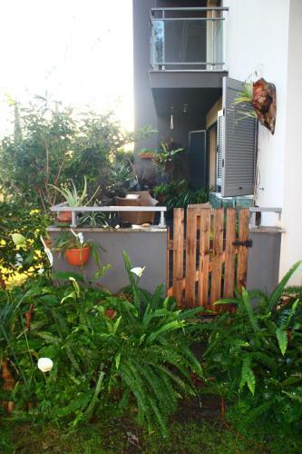 Rochas Apart Garden Refuge