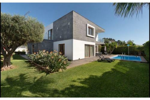 Villa Victoria With Private Heated Pool