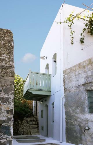 New Guesthouse In Emporios