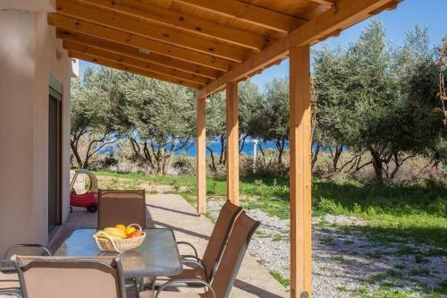 Olive Tree Farm 200m From The Beach