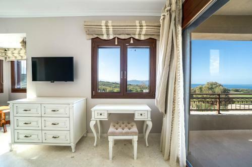Iremia Luxury Villa With Pool