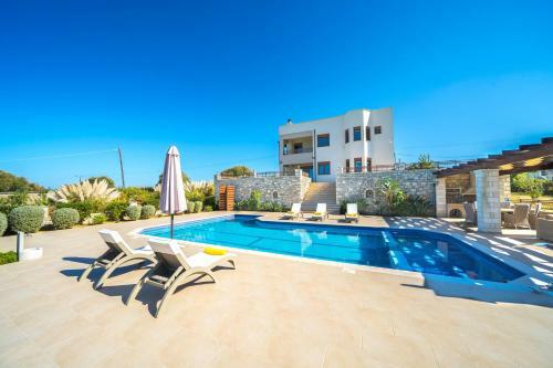 Iremia Luxury Villa With Pool