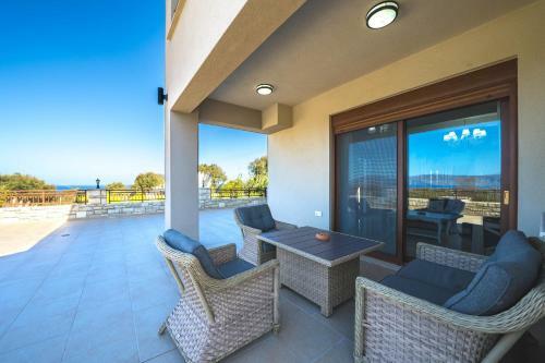Iremia Luxury Villa With Pool