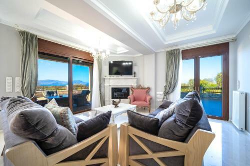 Iremia Luxury Villa With Pool