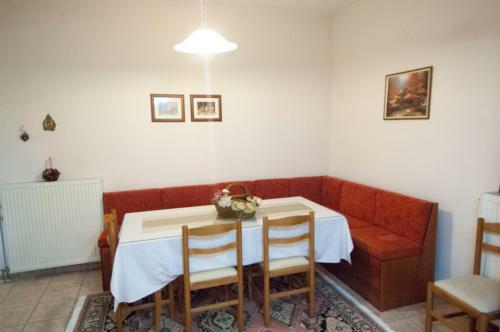Elati Electra's Cozy House