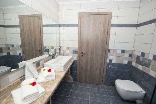 Bed & Breakfast Erikousa Palace Suites & Studios