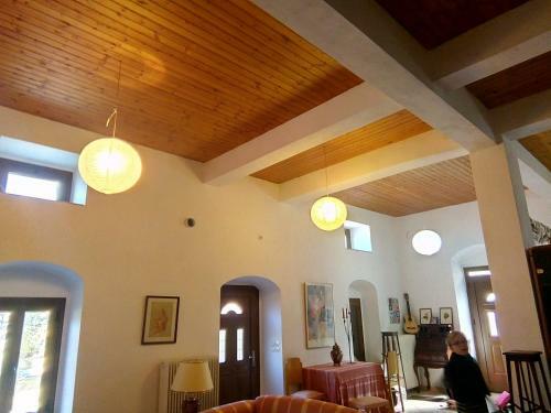 Isida's Traditional Stone House With Inside Yard