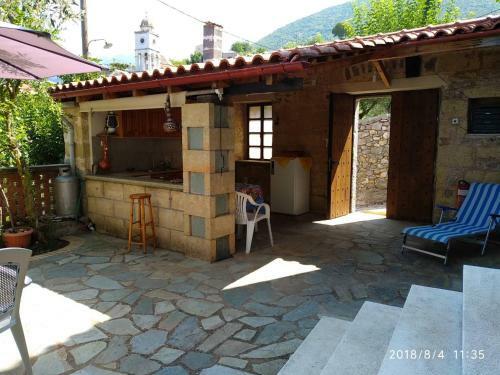 Isida's Traditional Stone House With Inside Yard