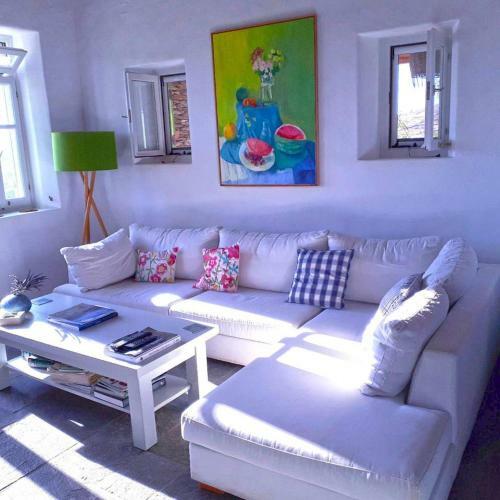 Artistic Cycladic Residence With Spectacular Panoramic View