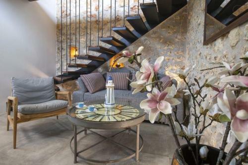 Villa Dell Mar Stone House