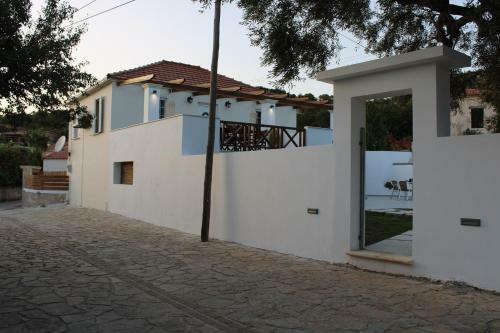 Villa Kouzoulis House