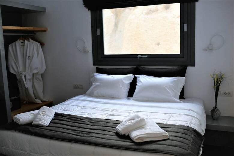 A Lux Villas Santorini