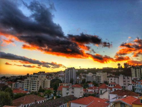 Lua Apartment - Sea View, Funchal City Centre