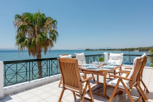 Beachfront Modern Apartment