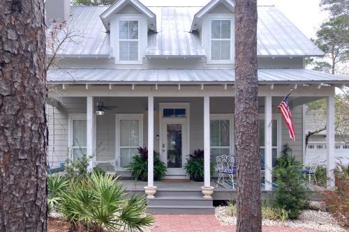 Under The Oaks Cottage In Blue Mountain Beach